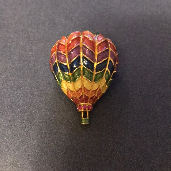 Jewelry - Gorgeous vintage hot air balloon pin